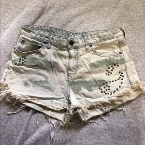 Free people Camo Shorts Size 29